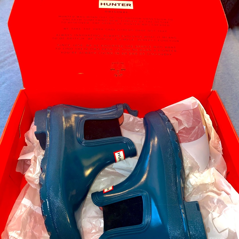 Rare teal ankle hunter boots size 7